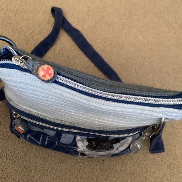 Fuzzy Nation Chihuahua Crossbody Purse - Picture 5 of 15